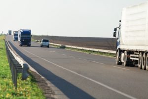 Avoiding an Accident With a Tractor Trailer